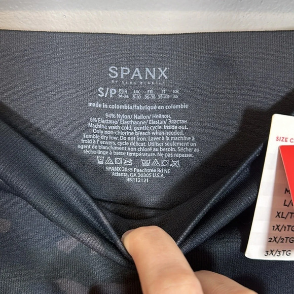 SPANX Black Camo Cropped Lamn Leggings Size Small NWT - Picture 7 of 7